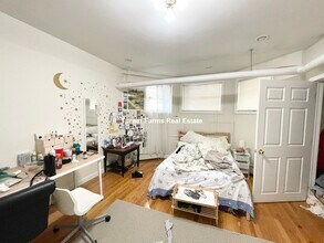 22 Euston St, Unit 1 in Brookline, MA - Building Photo - Building Photo