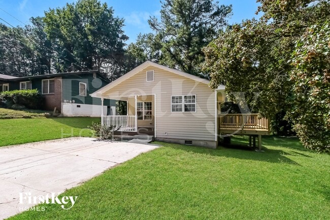 8215 Collier St SW in Covington, GA - Foto de edificio - Building Photo