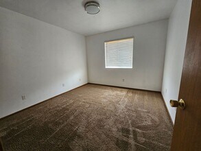905 E White Birch Ave-Unit -Unit B in Ellensburg, WA - Building Photo - Building Photo