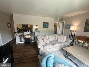 610 Woodhollow Dr in Evesham, NJ - Building Photo - Building Photo