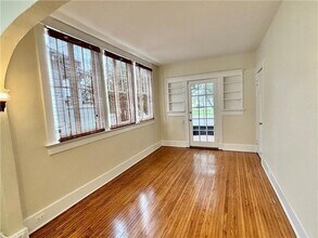 7726 S Claiborne Ave, Unit A in New Orleans, LA - Building Photo - Building Photo