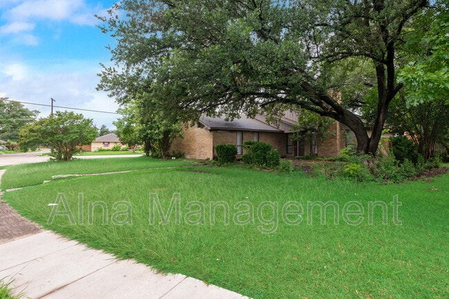 property at 729 Worcester Ln