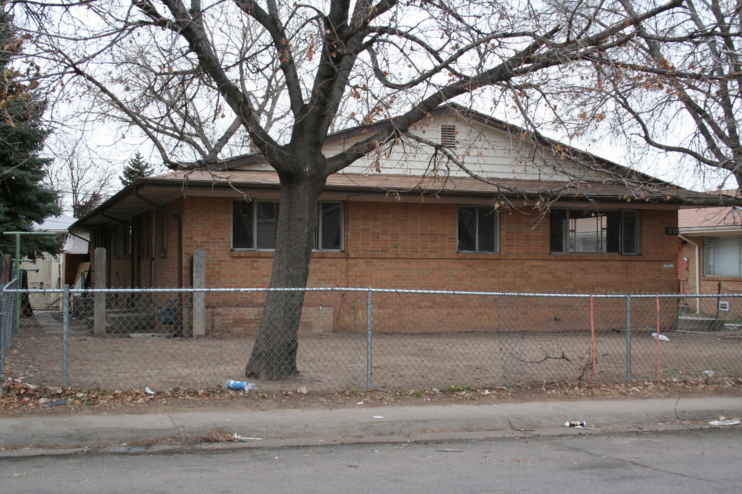 1715 Chester St in Aurora, CO - Building Photo