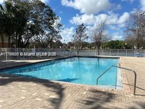3700 N 56th Ave in Hollywood, FL - Foto de edificio - Building Photo