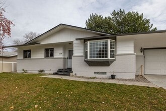 1310 Crescent Ave in Idaho Falls, ID - Building Photo - Building Photo