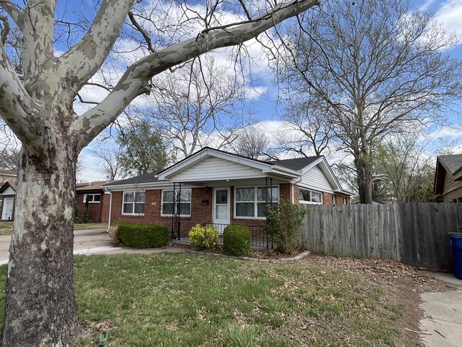 1228 N Buckner St in Derby, KS - Building Photo - Building Photo