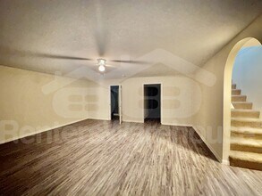 300 W North St in Prairie City, IA - Building Photo - Building Photo