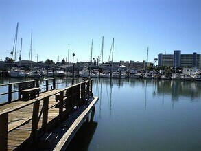 303 Rex Pl in Madeira Beach, FL - Building Photo - Building Photo