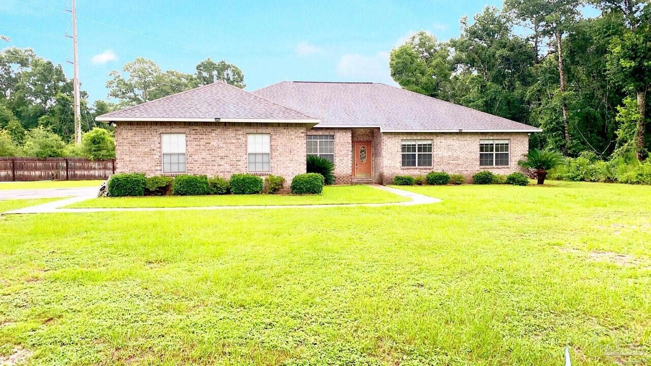 8316 Antioch Ct in Pensacola, FL - Building Photo
