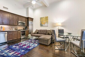 1014 Canal St in New Orleans, LA - Building Photo - Building Photo