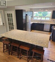 1457 Rometown Dr in Mississauga, ON - Building Photo - Building Photo