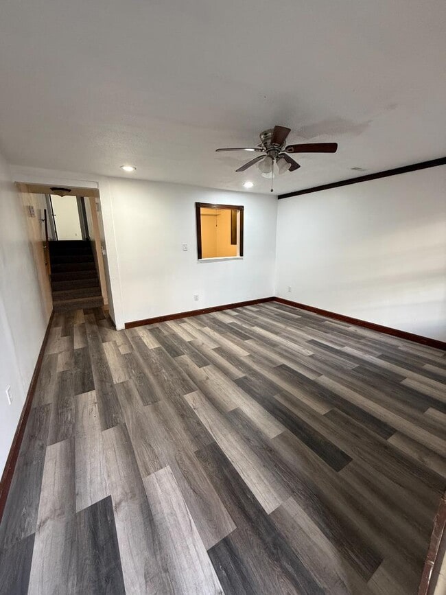 property at 2305 Southridge Dr