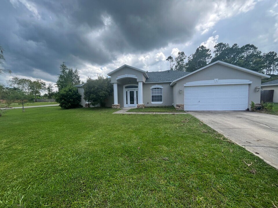 1 Kasbah Pl in Palm Coast, FL - Building Photo