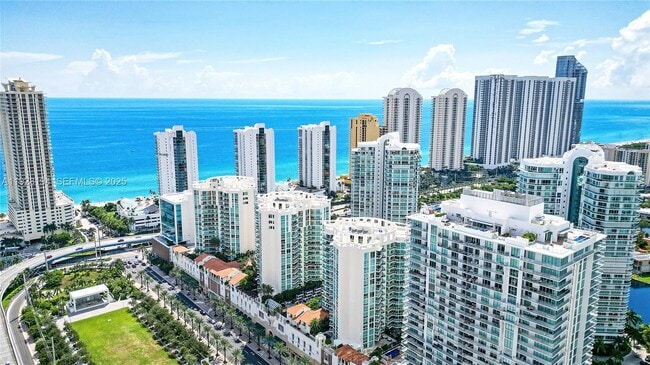 250 Sunny Isles Blvd in Sunny Isles Beach, FL - Building Photo - Building Photo