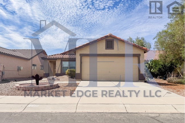 property at 639 W Kingman Loop