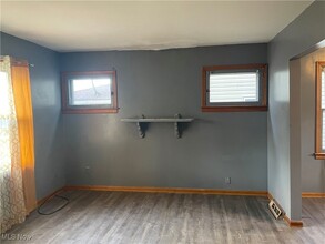 651 Sanford Ave in Akron, OH - Building Photo - Building Photo