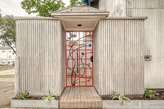 2029 Dunlavy St in Houston, TX - Building Photo - Building Photo