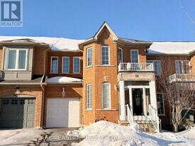 24 Revelstoke Crescent in Richmond Hill, ON - Building Photo