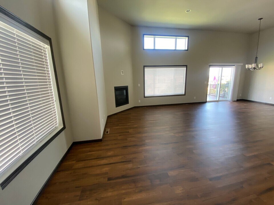 3335 Pr Hts Wy-Unit -Unit 3 in West Fargo, ND - Building Photo