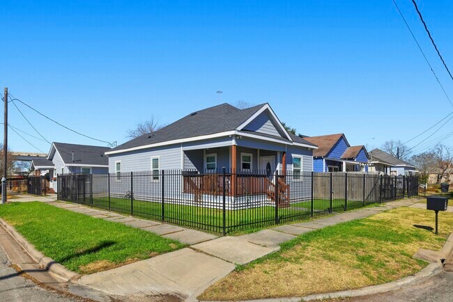 1401 Sydnor St in Houston, TX - Building Photo - Building Photo