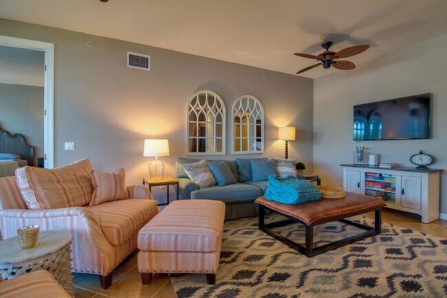 8775 Coastline Ct in Naples, FL - Building Photo - Building Photo