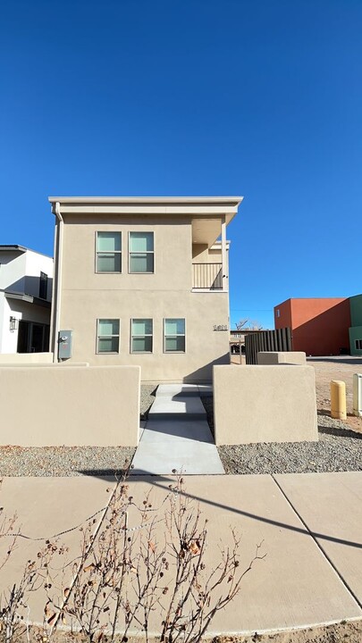 1411 Coal Ave SW in Albuquerque, NM - Building Photo