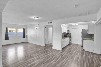2100 Service Rd in Opa Locka, FL - Building Photo - Building Photo