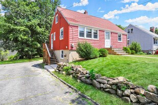 22 Tracey St in Norwalk, CT - Building Photo