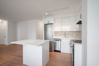 18 Brownlow in Toronto, ON - Building Photo - Interior Photo