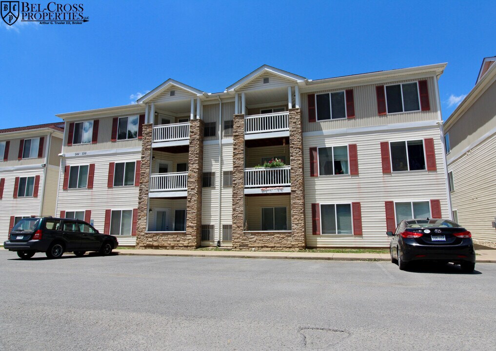 3311 University Commons Dr in Morgantown, WV - Building Photo