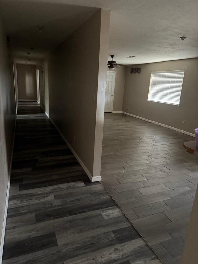 6 Louise Ln in Los Lunas, NM - Building Photo - Building Photo