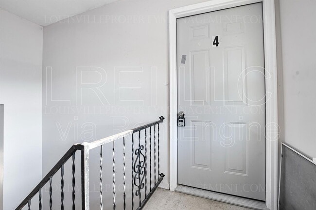 5116 Valiant Dr in Louisville, KY - Building Photo - Building Photo