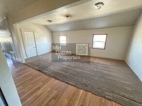 821 E 7th Ave in Mitchell, SD - Building Photo - Building Photo