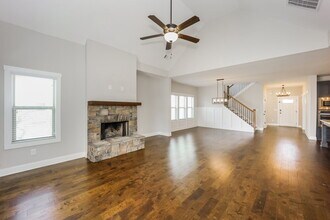 13 E Field St in Newnan, GA - Building Photo - Building Photo