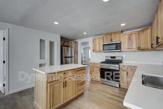 410 Fieldcrest Dr in Pittsburg, KS - Building Photo - Building Photo