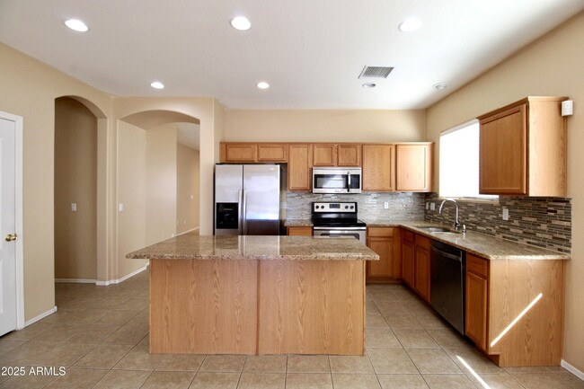 14839 W Larkspur Dr in Surprise, AZ - Building Photo - Building Photo