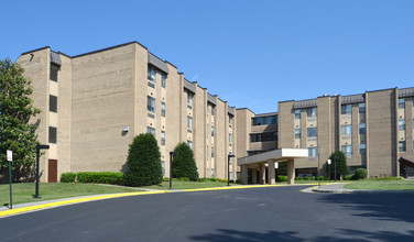 Clearview Manor in Vinton, VA - Building Photo - Building Photo