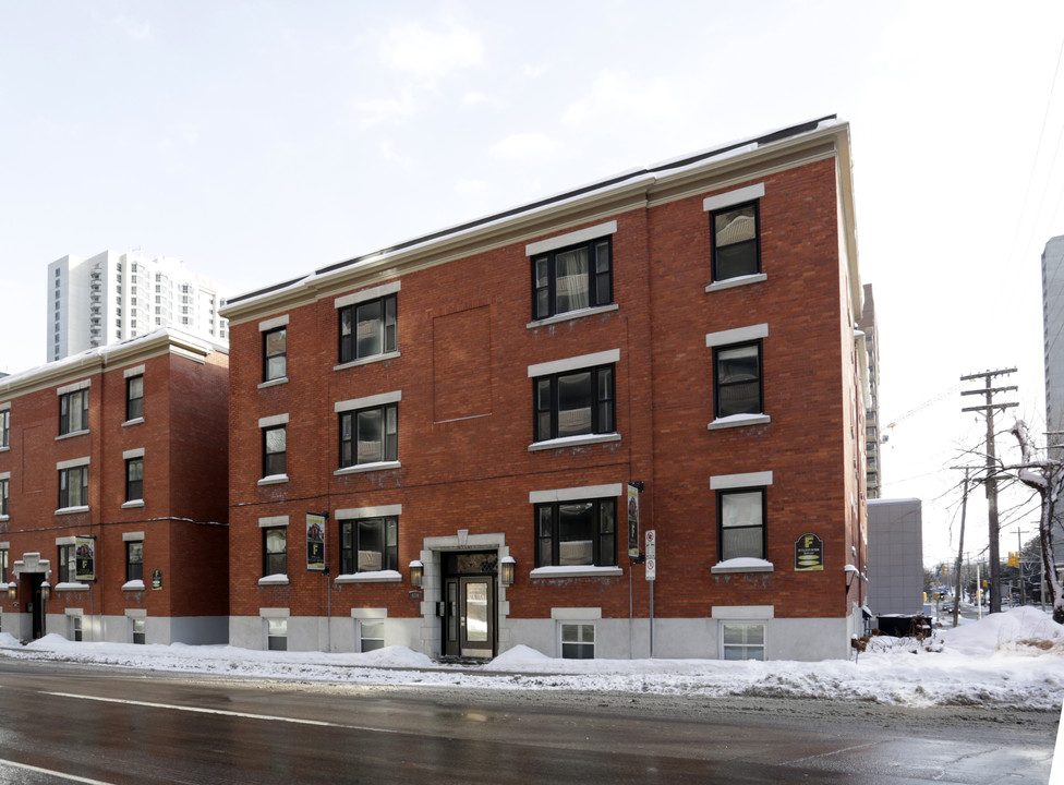 414 Albert St in Ottawa, ON - Building Photo