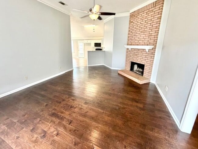 4744 Calgary Cove in Memphis, TN - Foto de edificio - Building Photo