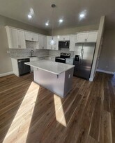 537 N 20th St, Unit 31 Apartamentos