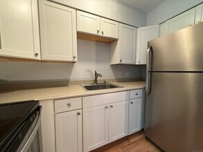 1105 Waterbury Rd in Cheshire, CT - Building Photo - Building Photo