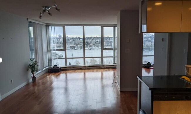 1408 Strathmore Mews in Vancouver, BC - Building Photo - Building Photo