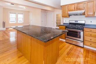 39 Falkland St, Unit Upstairs in Boston, MA - Building Photo - Building Photo