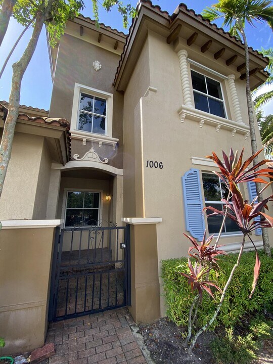 2896 Hidden Hills Rd-Unit -1006 in Royal Palm Beach, FL - Building Photo