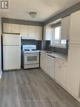 35 Edenridge Dr in Brampton, ON - Building Photo - Building Photo