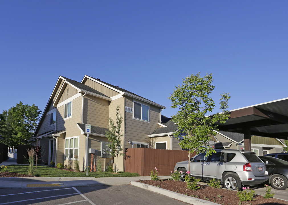 Shallow Creek Townhomes in Meridian, ID - Building Photo