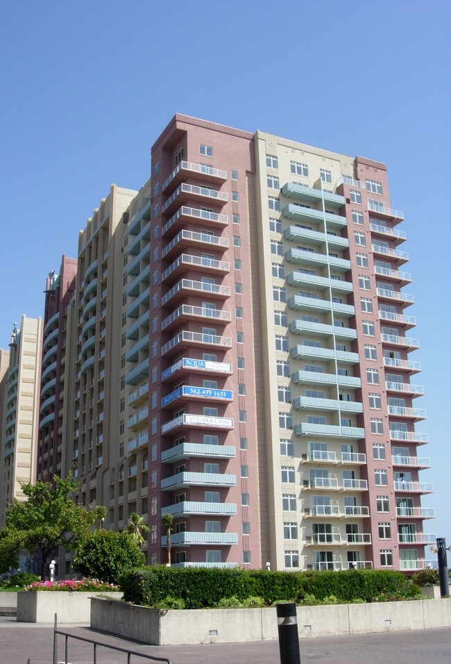 Aqua Tower I in Long Beach, CA - Building Photo - Building Photo