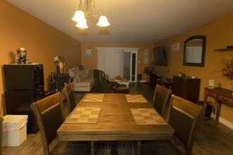 6681 Pocket Rd in Sacramento, CA - Building Photo - Building Photo