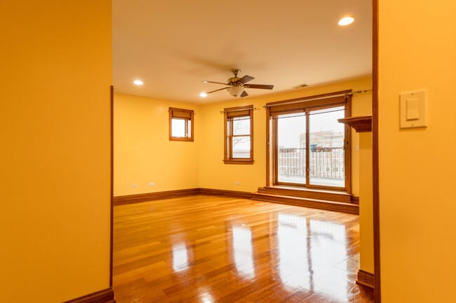 301 S Leavitt St in Chicago, IL - Building Photo - Building Photo