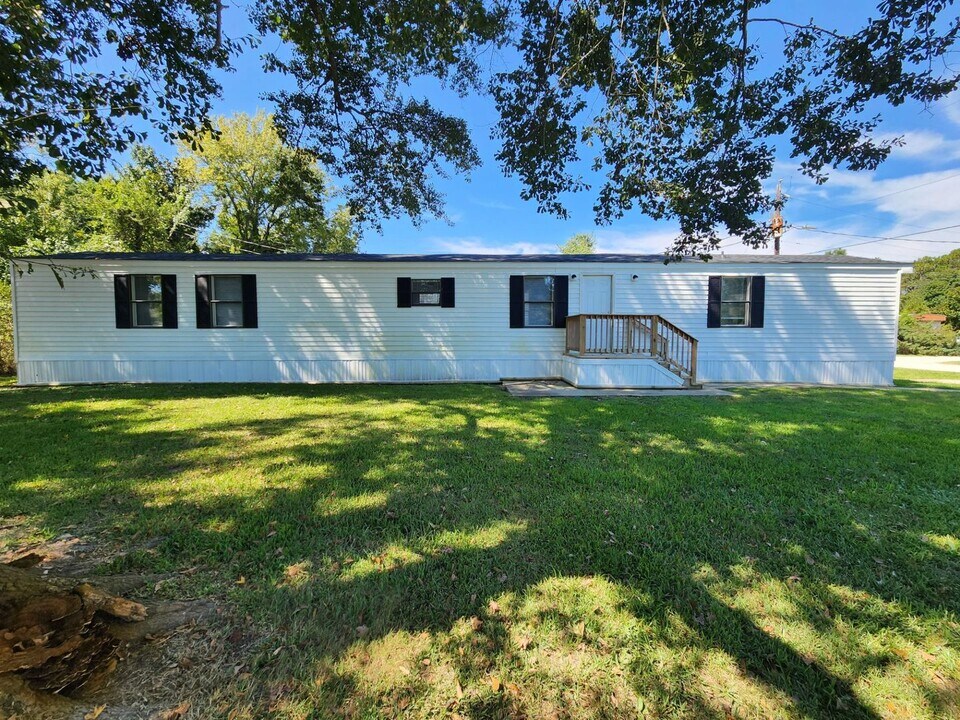 124 Littleton St in Piney Green, NC - Building Photo